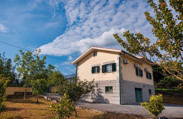Holiday Home 'Belavista' with Lake View, Wi-Fi and Air Conditioning