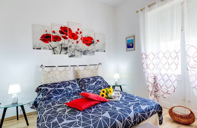 Holiday Home 'Bella Vista' with Balcony, Wi-Fi and Air Conditioning
