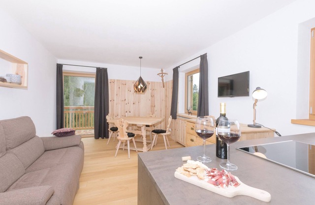 Ferienhaus "Berg Wieserhof" mit Bergblick, Balkon und Gemeinschaftsgarten