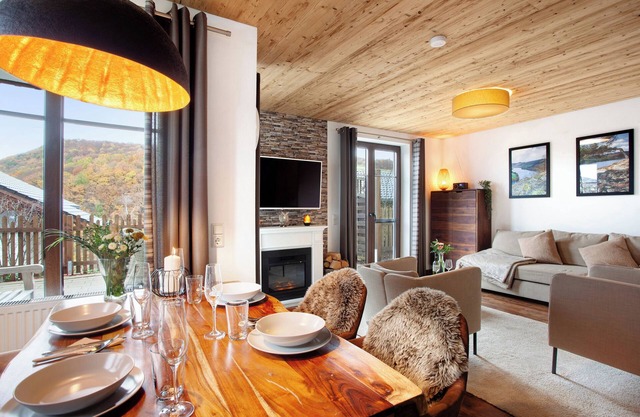 Ferienhaus "Bergchalet 20" mit Seeblick, privater Terrasse und WLAN