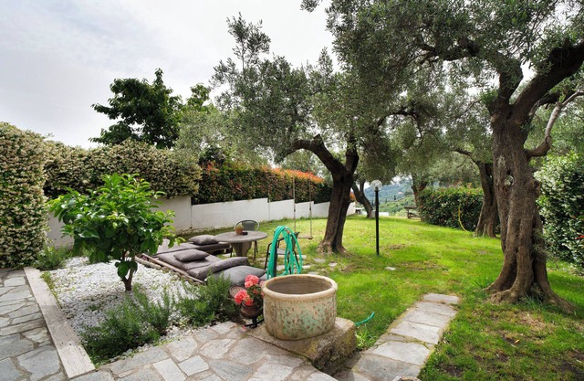 Holiday Home 'Borgo Quartara' with Sea View, Private Garden and Wi-Fi