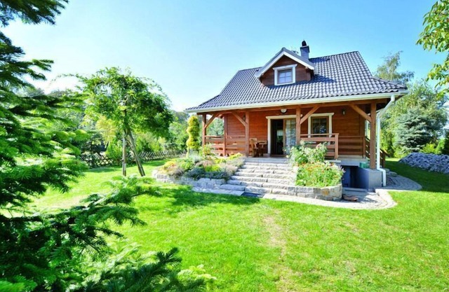 Ferienhaus am See, privater Garten, Oswino