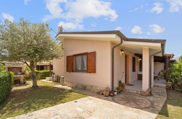 Holiday Home 'Casa Camilla' with Private Terrace, Private Garden and Air Conditioning