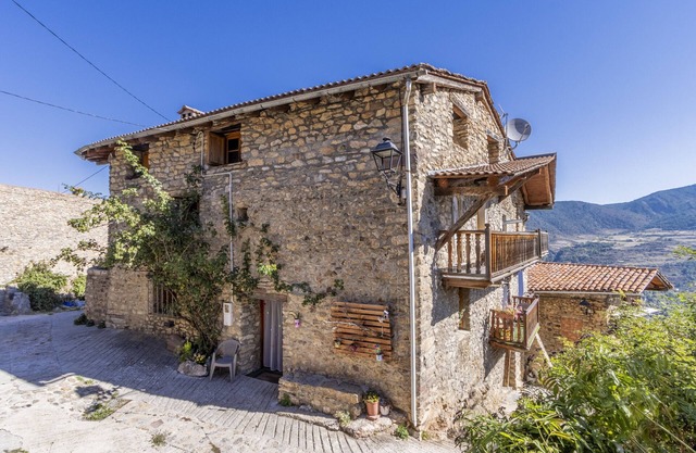 Ferienhaus "Cal Barral" mit Bergblick, Balkon und WLAN