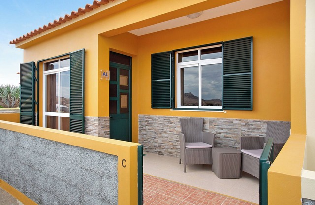 Ferienhaus "Cantinho Solpraia" mit Meerblick, Garten und WLAN