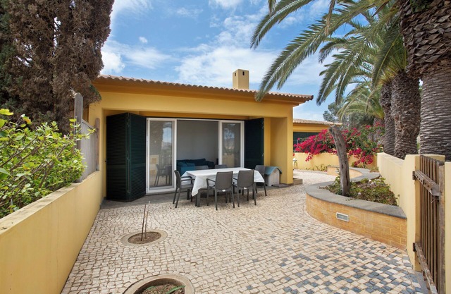 Ferienhaus 'Casa De Férias A 75 Metros Da Praia' mit Blick auf die Berge