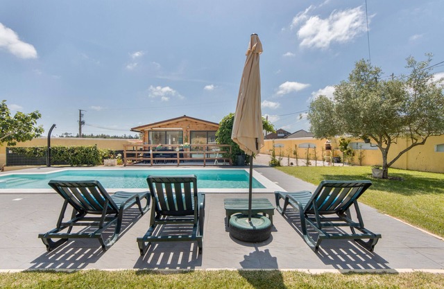 Ferienhaus 'Casinha Saragoça E Vergueiro' mit Gemeinschaftspool, Wi-Fi und Klimaanlage