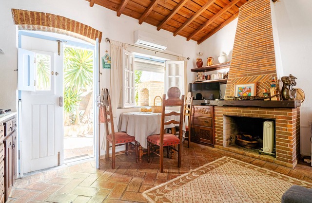 Ferienhaus 'Casa Da Guia' mit privatem Garten, Wi-Fi und Klimaanlage