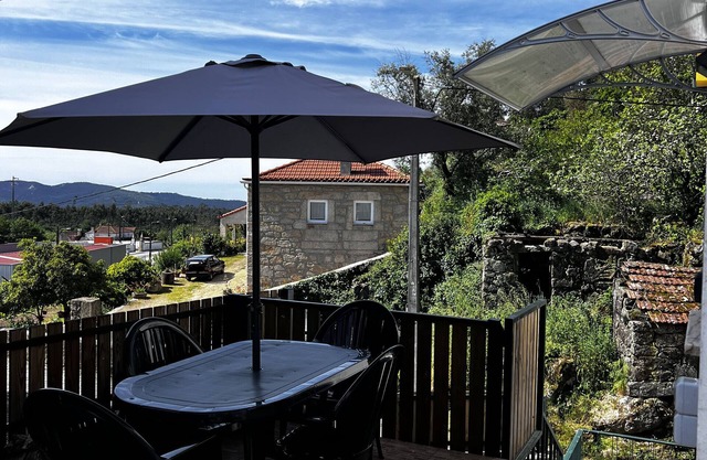 Holiday Home 'Casa Da Serra' with Mountain View, Wi-Fi and Air Conditioning