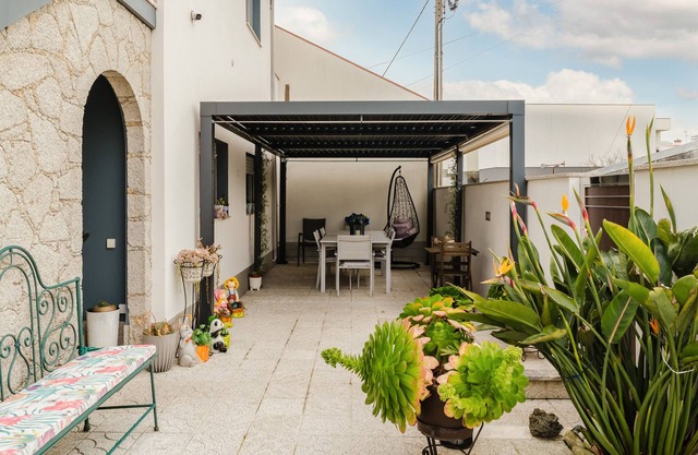 Ferienhaus 'Casa De Férias' mit gemeinsamer Terrasse, gemeinsamem Garten und Wi-Fi