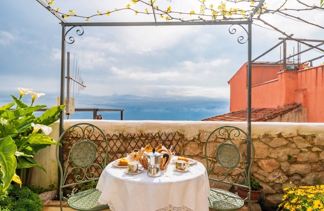 Ferienhaus 'Casa Della Nonna Nel Borgo' mit Bergblick, privatem Garten und Wi-Fi