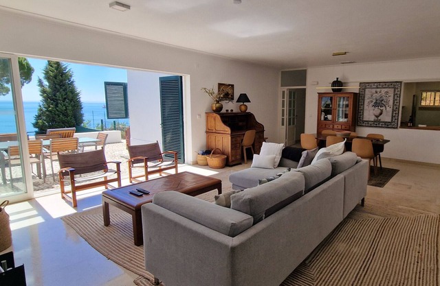 Holiday Home 'Casa Do Portinho' with Sea View, Private Terrace and Wi-Fi