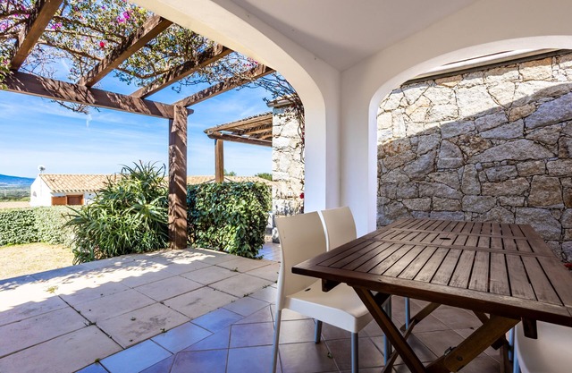 Holiday Home 'Casa Gio' with Sea View, Garden, Shared Pool & Wi-Fi