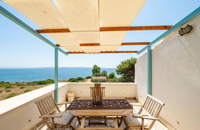 Holiday Home 'Casa Lorena' with Sea View, Wi-Fi and Air Conditioning