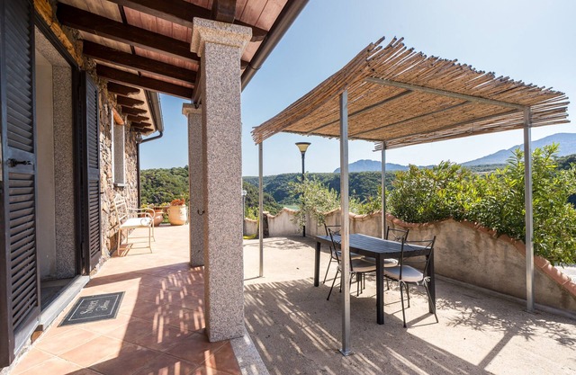 Ferienhaus 'Casa Luna' mit Seeblick, WLAN und Klimaanlage