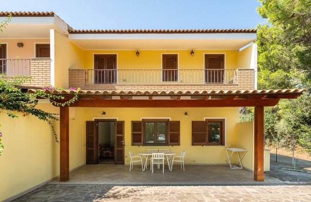 Ferienhaus 'Casa Martini' mit privater Terrasse, privatem Garten und Klimaanlage