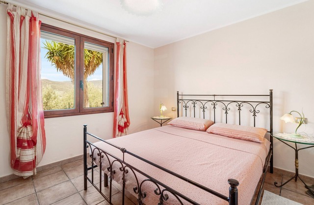 Ferienhaus 'Casa Oleandro' mit Bergblick, WLAN und Klimaanlage