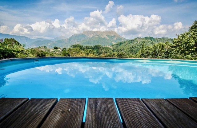 Holiday Home 'Casa Ortomaggiore Piscina E Sauna' with Mountain View, Private Pool and Wi-Fi