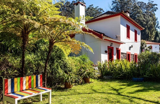 Holiday Home "Casa Pinheiro" with Mountain View, Garden & Wi-Fi