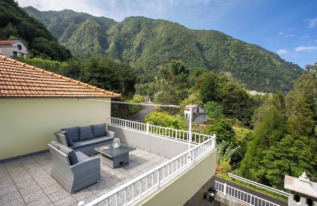 Ferienhaus 'Casa Estrela Do Norte' mit Meerblick, privater Terrasse und WLAN