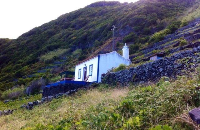 Ferienhaus 'Casa Da Fajãnzinha' mit Meerblick, privater Terrasse und WLAN