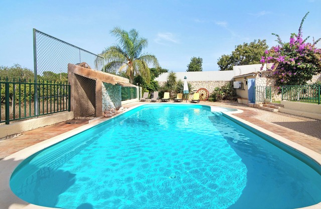 Ferienhaus 'Casa Rústica' mit Pool und WLAN