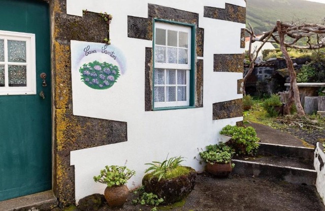 Holiday Home "Casa Santos" with Mountain View & Private Garden