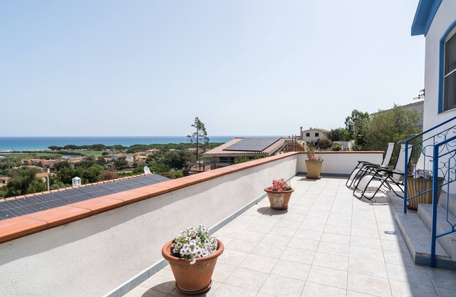 Holiday Home 'Casa Sa Petra Ruja' with Sea View, Private Terrace and Private Garden