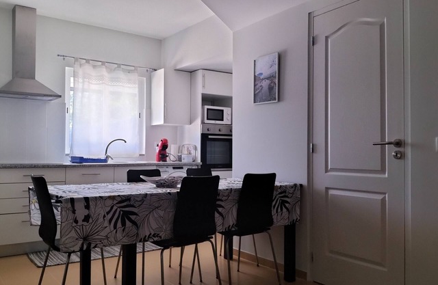 Ferienhaus 'Casa T3 Área Metropolitana do Porto' mit Bergblick, Gemeinschaftsterrasse und Wi-Fi