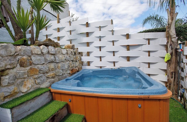 Ferienhaus 'Castelos Azul' mit privatem Garten, Wi-Fi und Klimaanlage