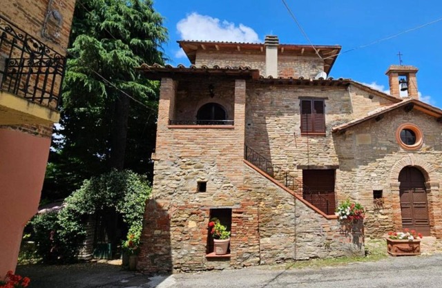 Holiday Home 'Cesare A Panicale' with Shared Pool, Wi-Fi and Air Conditioning