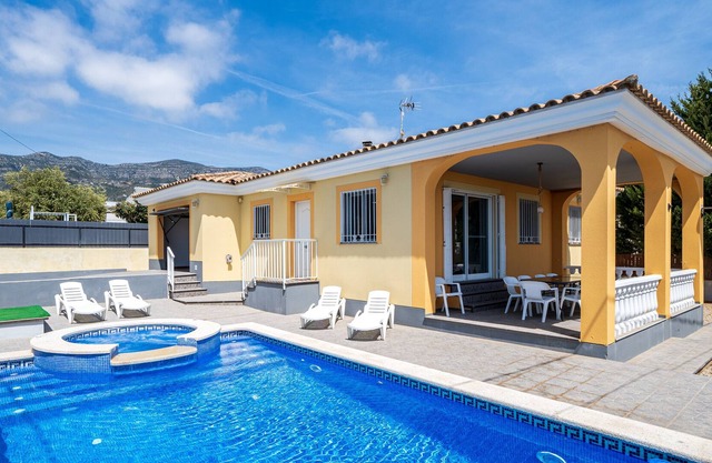 Holiday Home "Chalet Montecarlo" with Private Pool & Wi-Fi