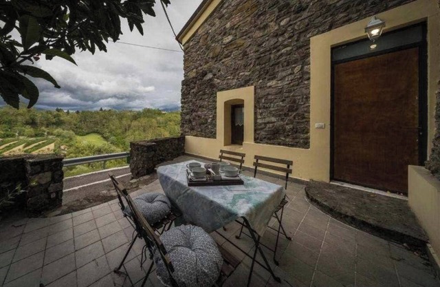 Ferienhaus 'Chiarissima Dei Venti' mit Bergblick, privater Terrasse und WLAN