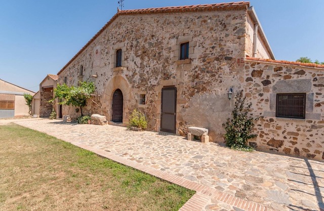 Ferienhaus in Cassa de la Selva mit Swimmingpool