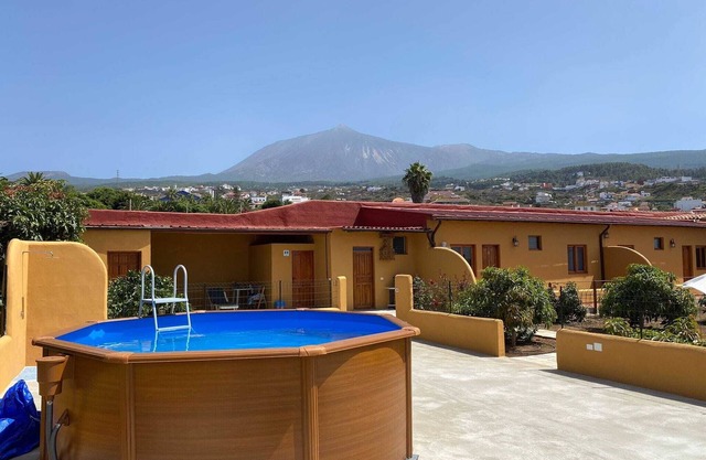 Ferienhaus "Casas Quemahierro" mit Meerblick, WLAN, Pool & Garten