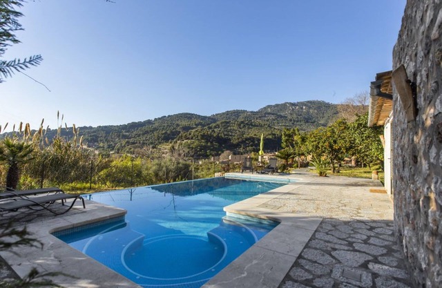 Ferienhaus "Es Tarongers" mit Bergblick, Garten, Terrasse & Pool