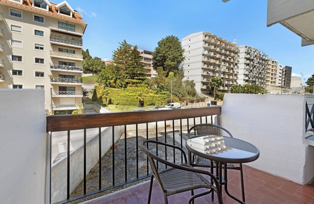 Ferienhaus 'Estoril Art and Surf' mit Balkon, WLAN und Klimaanlage