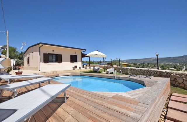 Ferienhaus mit Privatpool, Floridia