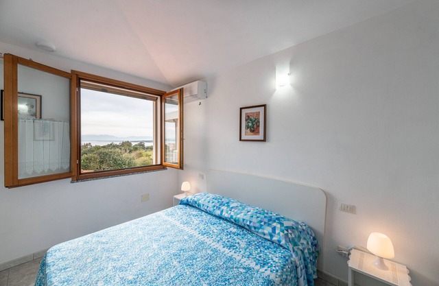 Ferienhaus 'Fra' mit Meerblick, privater Terrasse und Klimaanlage