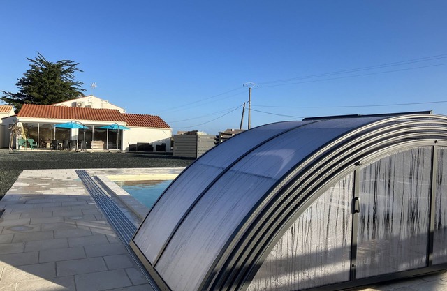 Ferienhaus 'Gîte Les 2 Fontaines' mit privatem Pool, WLAN und Klimaanlage