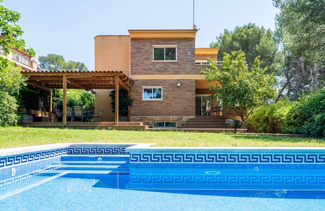 Ferienhaus 'Global Boscos' mit Meer- und Bergblick, privatem Pool, Terrasse, Klimaanlage und WLAN