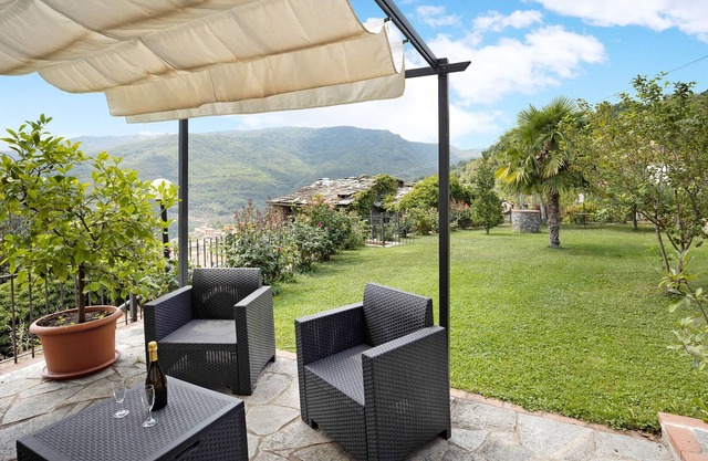 Ferienhaus Green House mit Bergblick, Garten und WLAN
