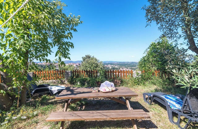Ferienhaus "Home on the hill" mit Bergblick, Garten & WLAN