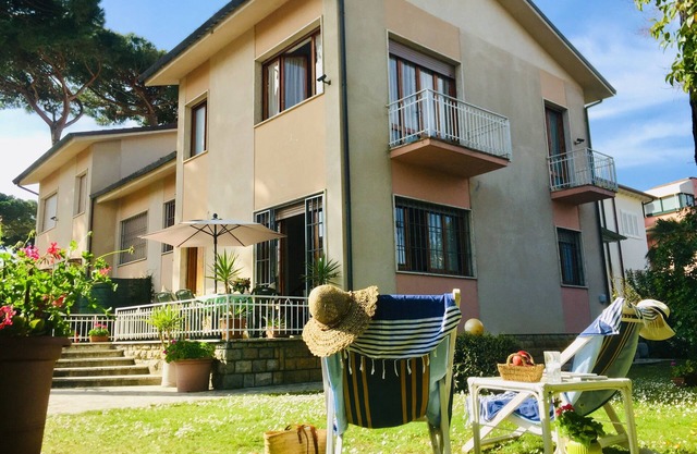 Ferienhaus mit Garten in der Nähe des Meeres