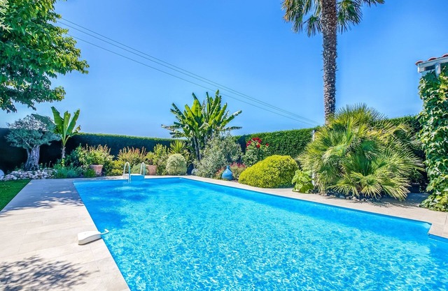 Modernes Ferienhaus mit Pool