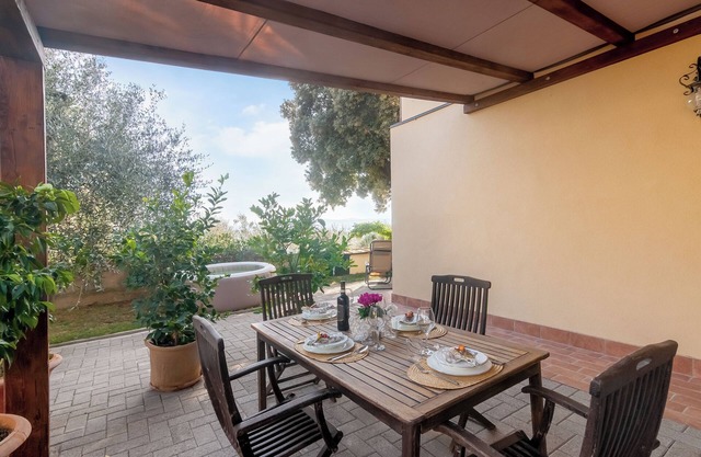 Ferienhaus 'Il Piccolo Borgo' für 7 Gäste mit Gemeinschaftspool, WLAN und Klimaanlage