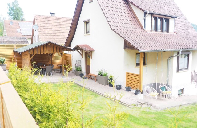 Ferienhaus 'Im Weindorf -4 Erw 2 Ki-' mit Bergblick, privater Terrasse und Wi-Fi