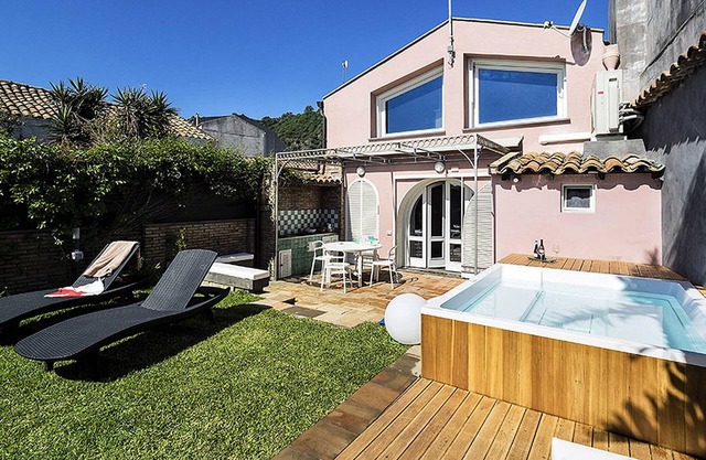 Ferienhaus in Acireale mit Meerblick