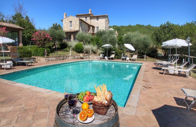 Malerisches Ferienhaus in Assisi mit Pool