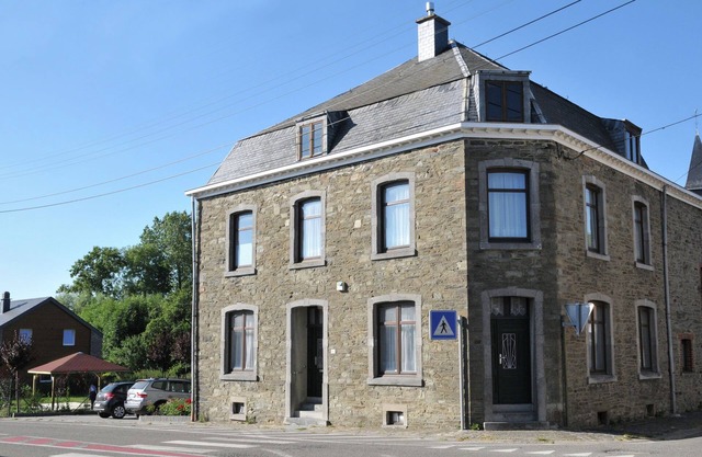 Ferienhaus in Bastogne mit Sauna & Whirlpool